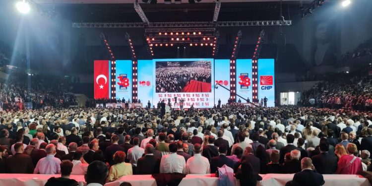 Sahte mesaj skandalı: CHP İstanbul İl Başkanı adına İstanbul delegelerine mesaj atıldı