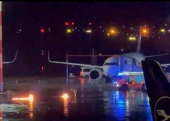 Silahla havalimanına geldi, 4 yaşındaki çocuğunu kaçırdı