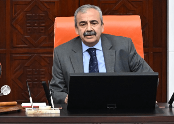 Sırrı Süreyya Önder: Kendi nöbetimde Yargıtay'ın Can Atalay hükmünü okutmayı kabul etmeyeceğim