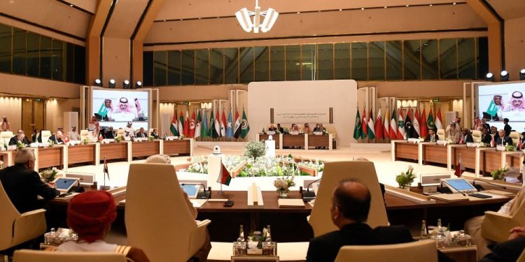 Suudi Arabistan'da İslam İşbirliği Teşkilatı ve Arap Ligi Olağanüstü Ortak Zirvesi