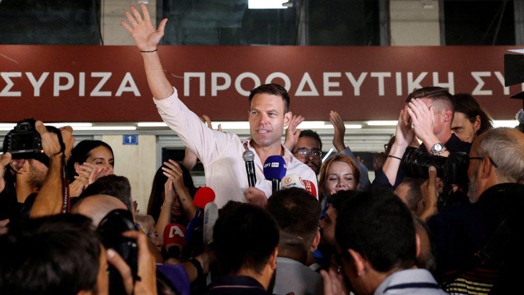 Syriza'dan dokuz vekil daha istifa etti: 'Yeni parti kurabilirler'