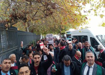 TBB’nin çağrısıyla bir araya gelen avukatlar Yargıtay’a yürüdü
