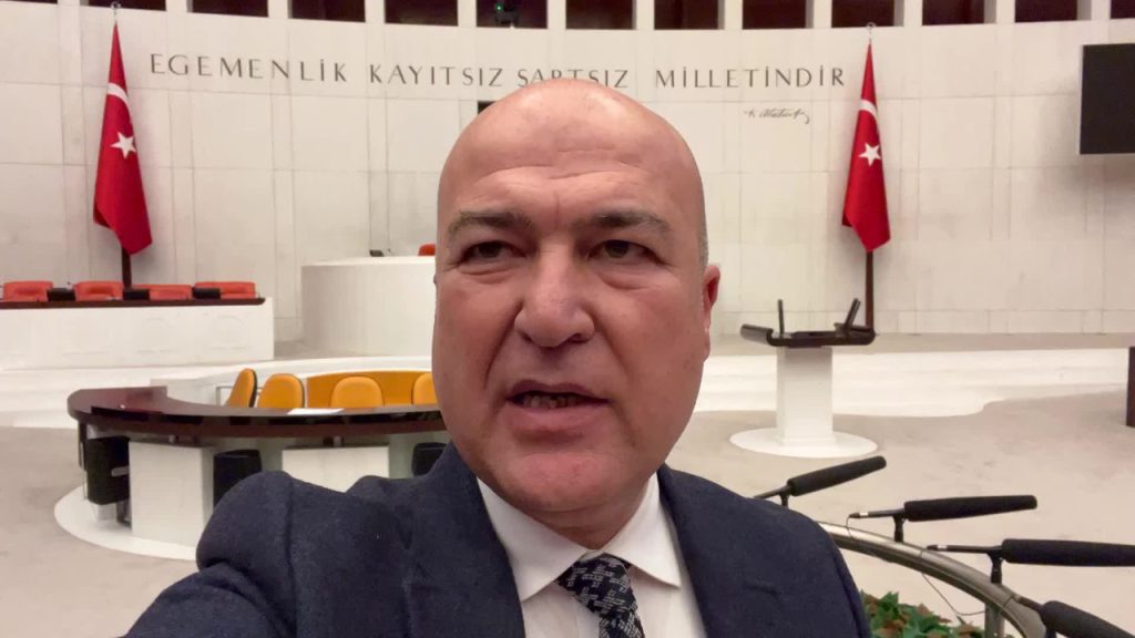 TBMM'de 'Adalet Nöbeti' sürüyor: 'Anayasa değiştirilmeye çalışılıyor, buna cevaz vermeyeceğiz'