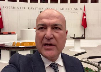 TBMM'de 'Adalet Nöbeti' sürüyor: 'Anayasa değiştirilmeye çalışılıyor, buna cevaz vermeyeceğiz'