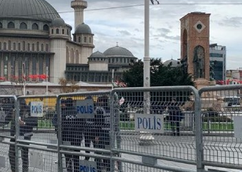 Valilikten feminist eyleme önlem: Taksim Meydanı kapatıldı!