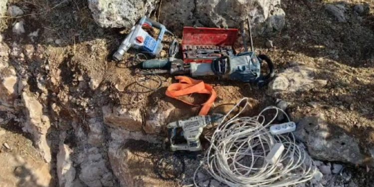 Tarikata 'kaçak define' operasyonu: 40 mürit gözaltına alındı