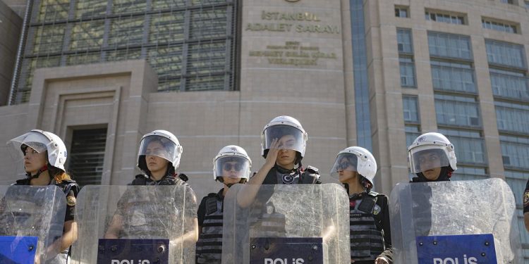 Türkiye demokratik değerler raporunda sınıfta kaldı: Hukukun üstünlüğünde dünyada 148. sırada