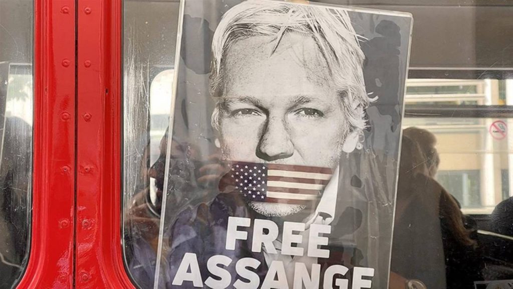 Wikileaks kurucusu Julian Assange'in tutukluluğu ABD'de iki uç siyasiyi yan yana getirdi