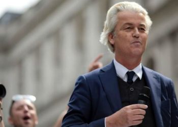 Wilders'ten koalisyon görüşmeleri öncesi provokasyon: Irkçı eylemi ziyaret etti