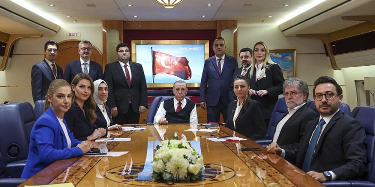 Yargı krizinde Erdoğan'dan değişim sinyali: Anayasa Mahkemesi hazır hale gelmeli