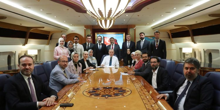 Yargı kriziyle ilgili ilk yorum: Erdoğan, Anayasa Mahkemesi'ni hedef aldı!