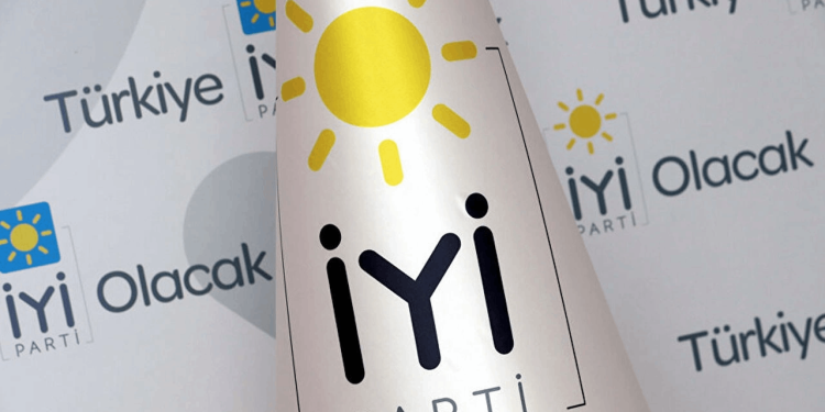 Yargıdaki krizin ardından İYİ Parti'den Yargıtay'ın önüne çağrı