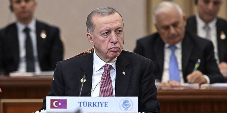 Yüksek yargıdaki Can Atalay krizinde Erdoğan'dan Yargıtay'a destek, CHP ve barolar sokakta
