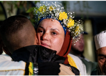 Yüzde altmış yanıkla sekiz yıldır kaldığı hapisten çıkan Israa Jabbis: “Filistin yaralıyken sevinmeye utanıyoruz.”
