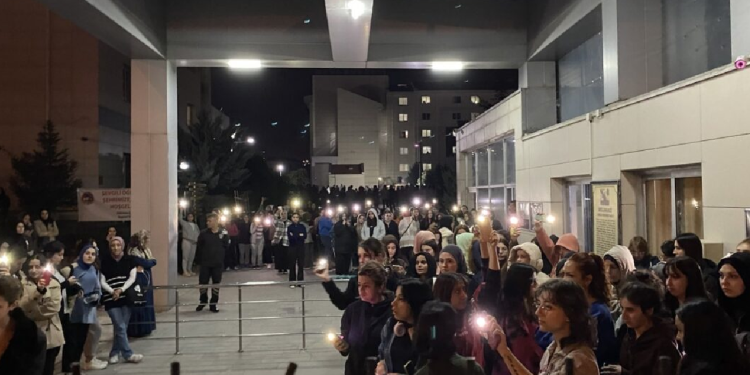 Zeren'in adalet talebi  komşudan yankılandı: Yunan komünist gençlerden dayanışma mesajı