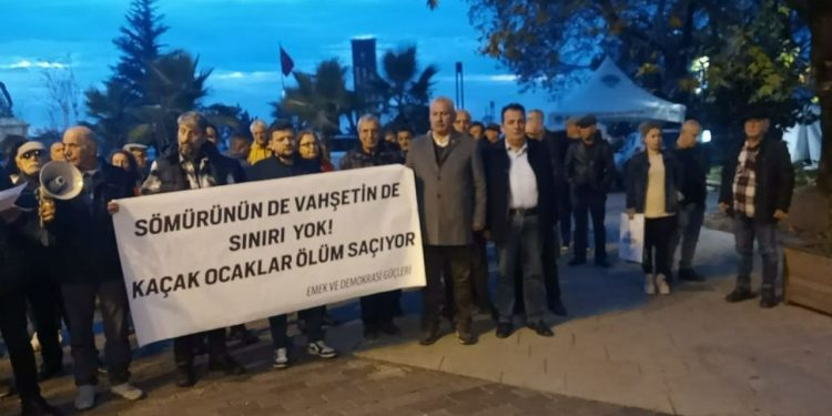 Zonguldak'ta hayatını kaybettikten sonra bedeni patron tarafından yakılan madenci için eylem