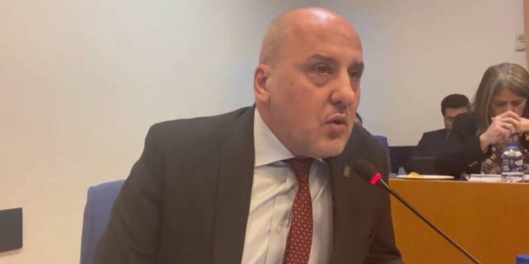TİP’li Ahmet Şık: Yargıda Adalet Bakanı’nı da aşan bir savaş var