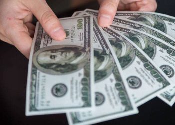 Dolar yeni rekora koşuyor