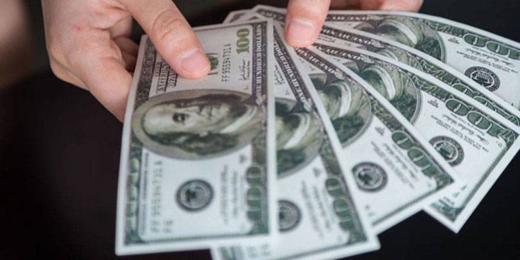 Dolar yeni rekora koşuyor