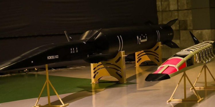 İran yeni hipersonik füzesi Fettah-2’yi tanıttı