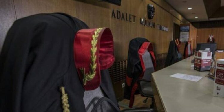 Adliyede yakalanan ‘sahte savcı’ tutuklandı