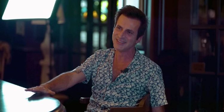 Teoman: Çok az çalışırım, boş boş dolaşırım, kafelerde ömrüm geçiyor