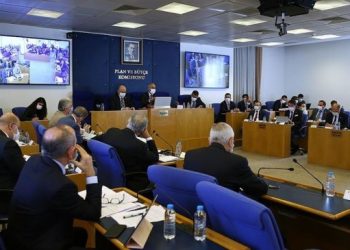 ‘Kürt kentleri sosyo-ekonomik gelişim endeksinde son sıralarda’