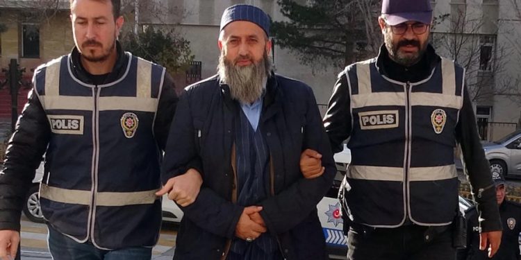 ‘Tiktok’ta Atatürk’e hakaret eden dönerci tutuklandı