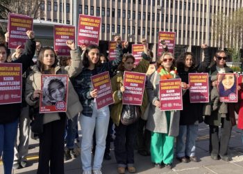 Kadınlara “polisiz” tehditine suç duyurusu 