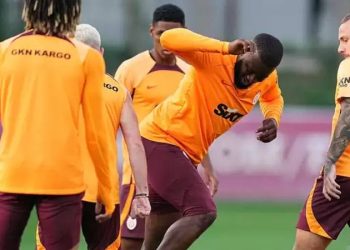 Galatasaray'da iki oyuncuyla yollar ayrılıyor!