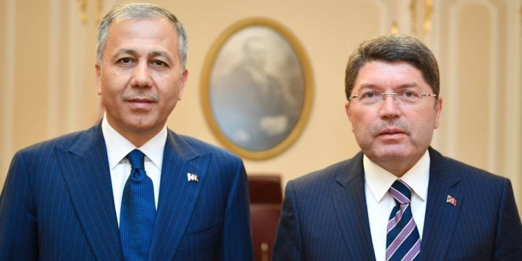 İddia: Yerlikaya, Adalet Bakanı’nı “Dilan Polat neden gözaltına alınmıyor?” diye aramış