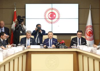 İsveç’in NATO üyeliği tasarısı komisyondan geçti