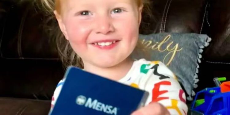2 yaşında okumaya başladı; rekor kıran IQ’suyla Mensa’nın en genç kız üyesi oldu