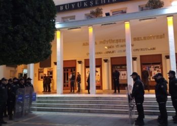 CHP’li belediyeye baskın