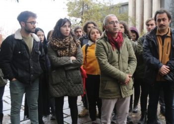 ODTÜ’de işten çıkarılan işçi topladığı imzaları rektörlüğe teslim etti