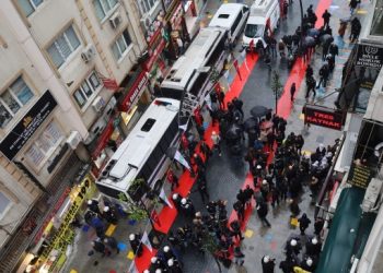 Cenazelere saldırılar protesto edildi: 46 gözaltı