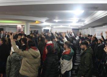 Bakırhan gençlerle buluştu: Toprağınıza sahip çıkın