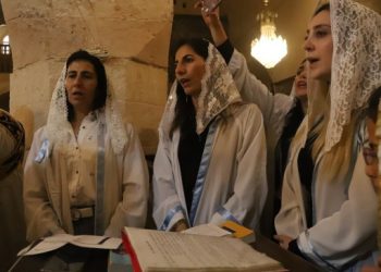 Süryaniler Mêrdîn’de Doğuş Bayramı’nı kutladı