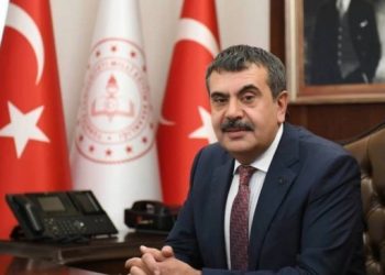 Sanatçılardan Milli Eğitim Bakanı Tekin’in görevden alınması için çağrı