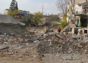 Sallansa çadırda, sallanmazsa enkazdalar!