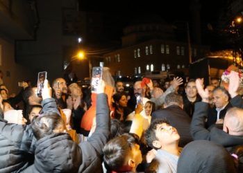 32 yıllık tutsak, ‘biji berxwedana zindanan’ sloganıyla karşılandı