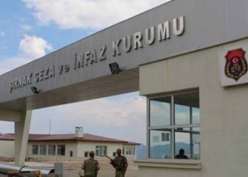 Tutsak Temel: Gardiyanlar koğuşa kamera yerleştirdi