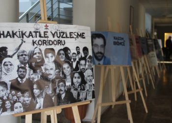 ‘Hakikat İle Yüzleşme Koridoru’ sergisi yakın tarihe ayna tutuyor