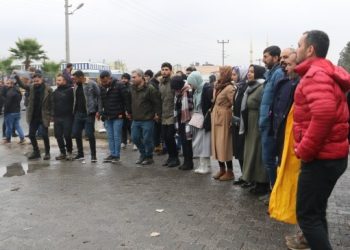 Özak Tekstil’de işçiler üretimi durdurdu