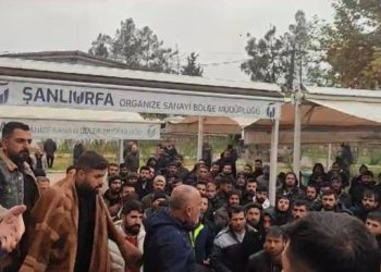Müftü, hakları için direnen işçileri camiden çıkarmak istedi