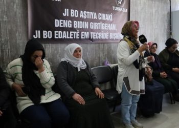 Adalet Nöbeti katılımlarla sürüyor