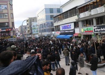 Vanspor taraftarları Bursaspor’u protesto etti