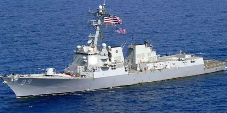 ABD Donanması Kızıldeniz'de üç Husi teknesini batırdı