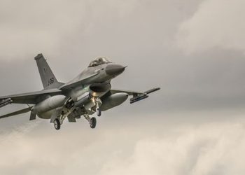 ABD savaş uçağı, Güney Kore kara sularında düştü