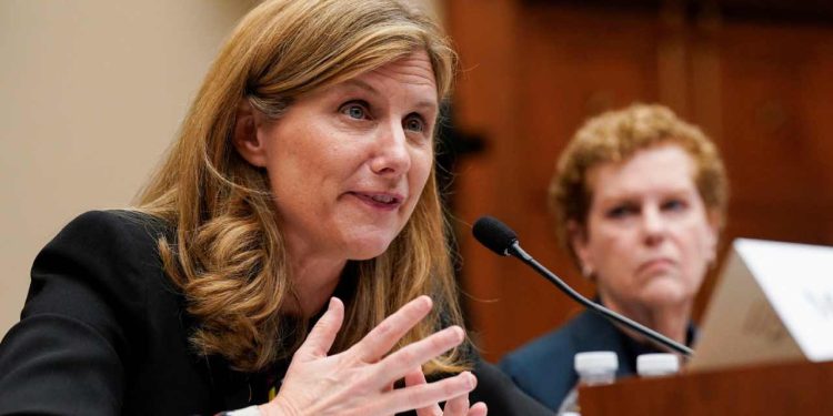 ABD üniversitelerinde ifade özgürlüğü krizi: Antisemitizmle suçlanan UPenn rektörü Liz Magill istifa etmek zorunda kaldı